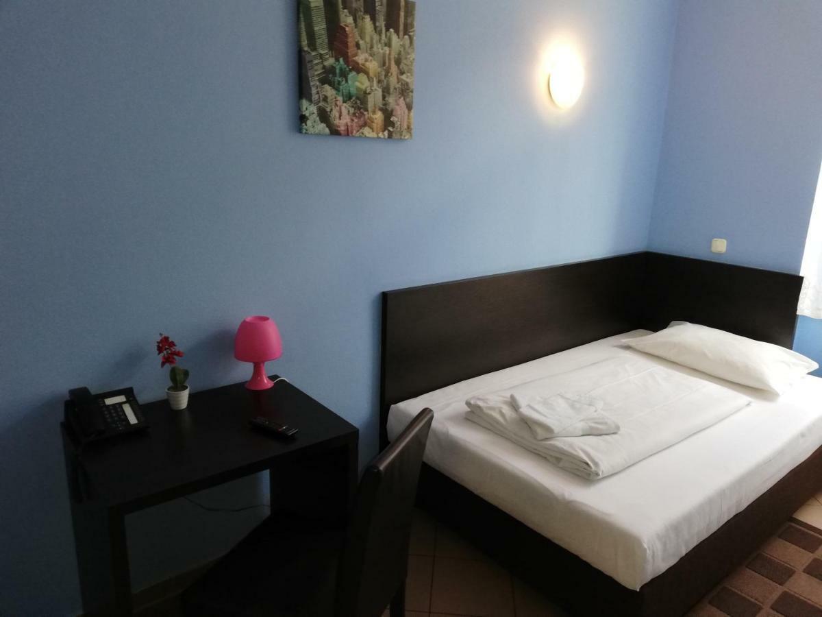 Angel Hotel Франкфурт-на-Майні Екстер'єр фото